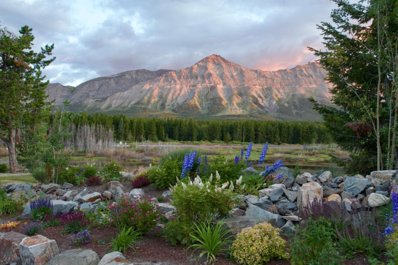 Summit Mountain Lodge And Steakhouse East Glacier Park Village Kültér fotó
