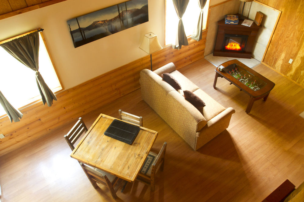 Summit Mountain Lodge And Steakhouse East Glacier Park Village Kültér fotó
